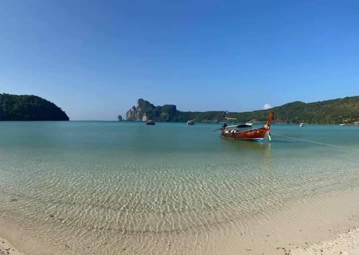 Dalum Beachhouse Phi Phi Islands Exterior photo