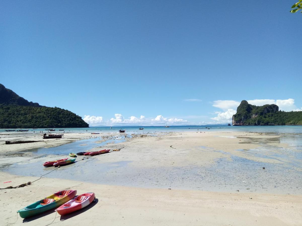 Dalum Beachhouse Phi Phi Islands Exterior photo