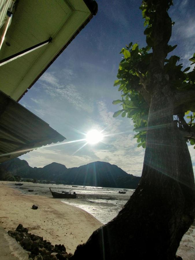 Dalum Beachhouse Phi Phi Islands Exterior photo