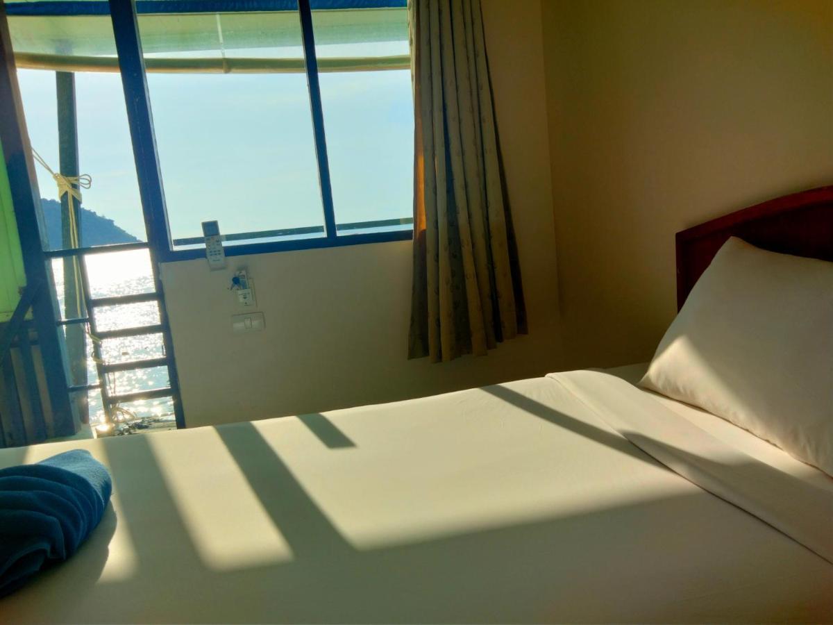 Dalum Beachhouse Phi Phi Islands Exterior photo